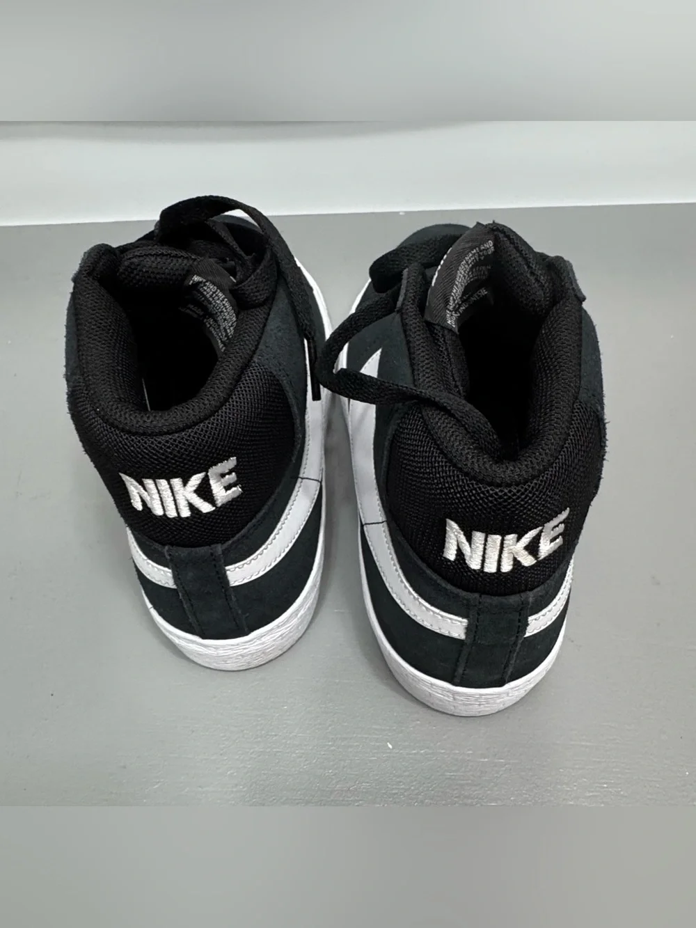 Nike SB Zoom Blazer Mid BLACK/WHITE